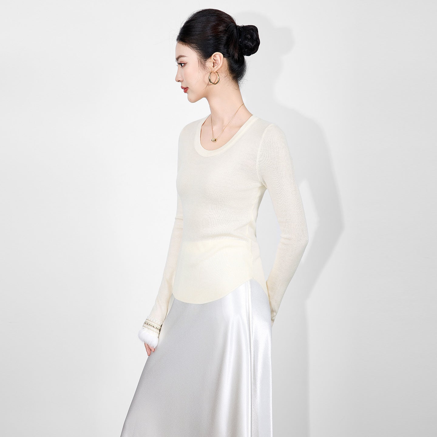 Elegant Knitted Wool round Neck Slim Fit Base Shirt Elastic Beaded Collar Long Sleeve Thick Gauge French Style Commute Sweater