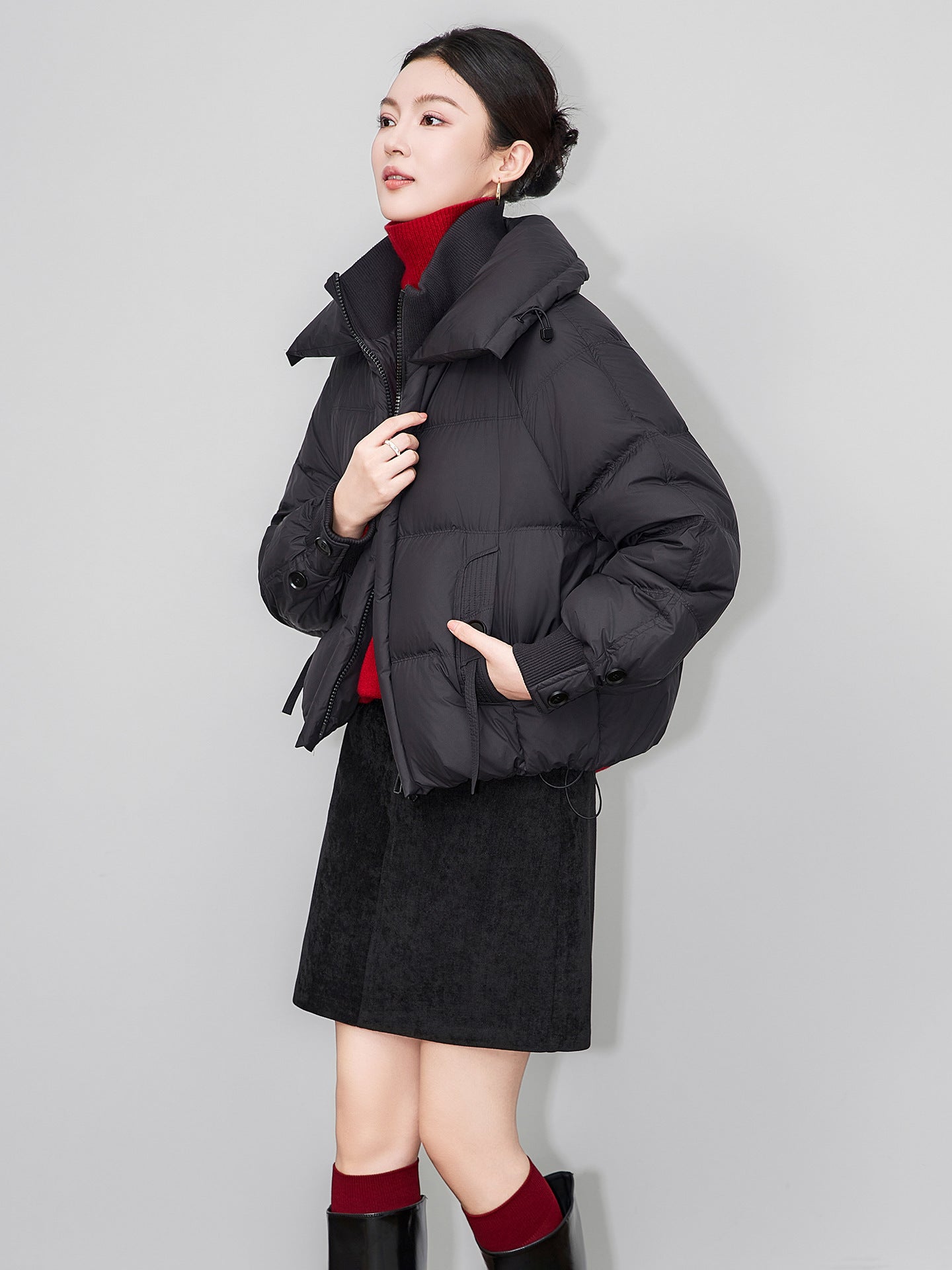 Winter New Women's Casual Fashion Stand Collar Short Down Jacket Warm Outerwear Long Sleeve 85% Down Cozy Coat for Ladies