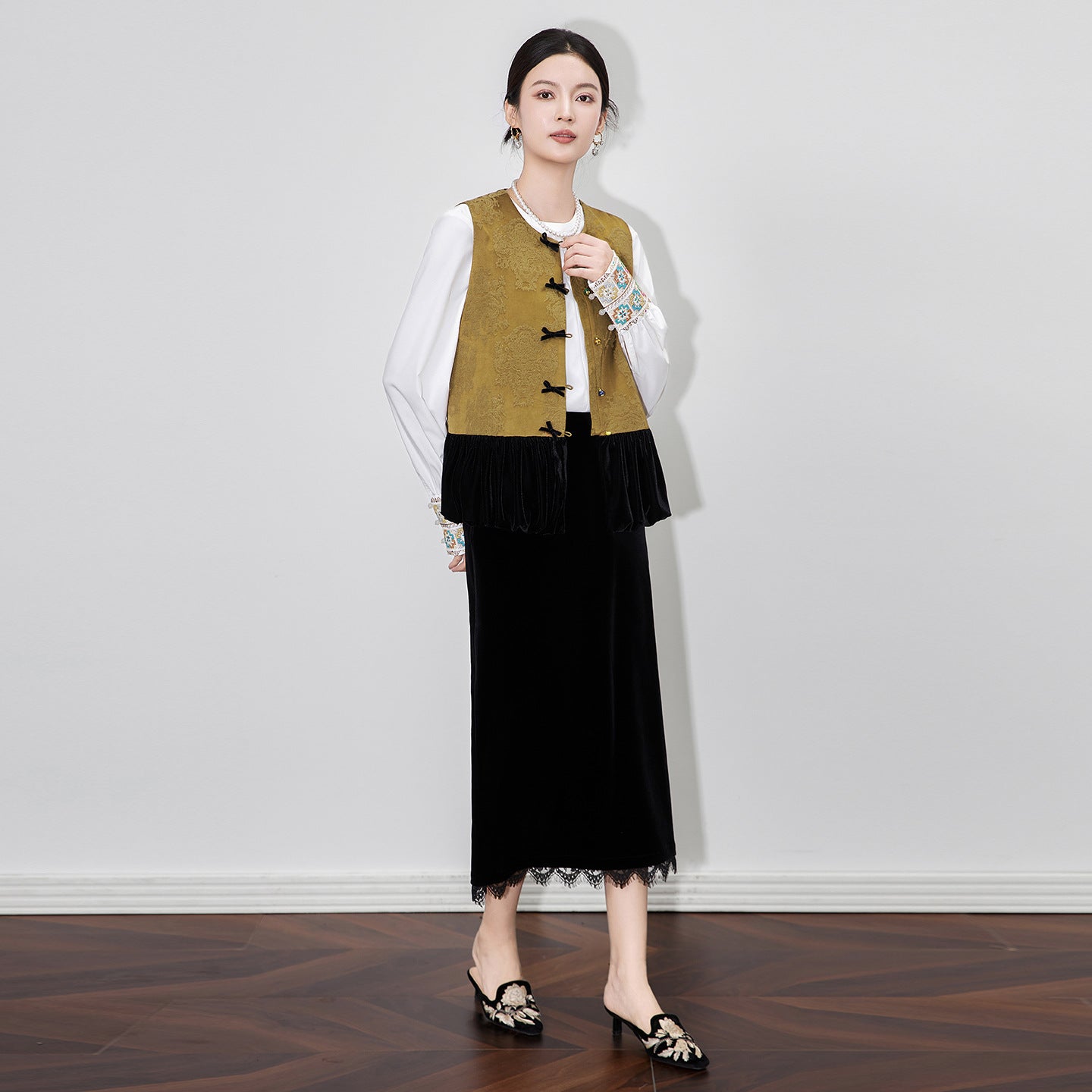 High-Quality Velvet Vest Top with Embroidery Splicing New Chinese Style National Trend Slimming Effectiveness for Women