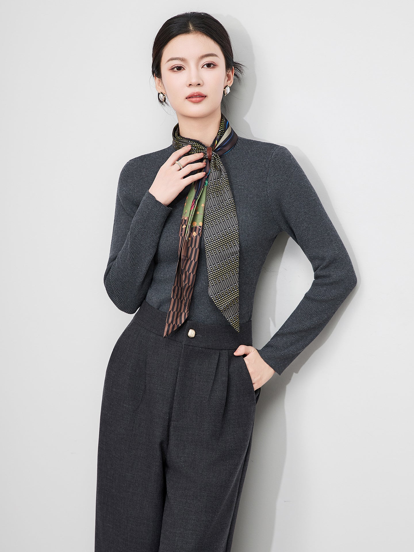 Elegant French Style Wool Knit Sweater High Collar Long Sleeve Women's Neck Hanging Design Slim Fit Base Shirt Quality Commute