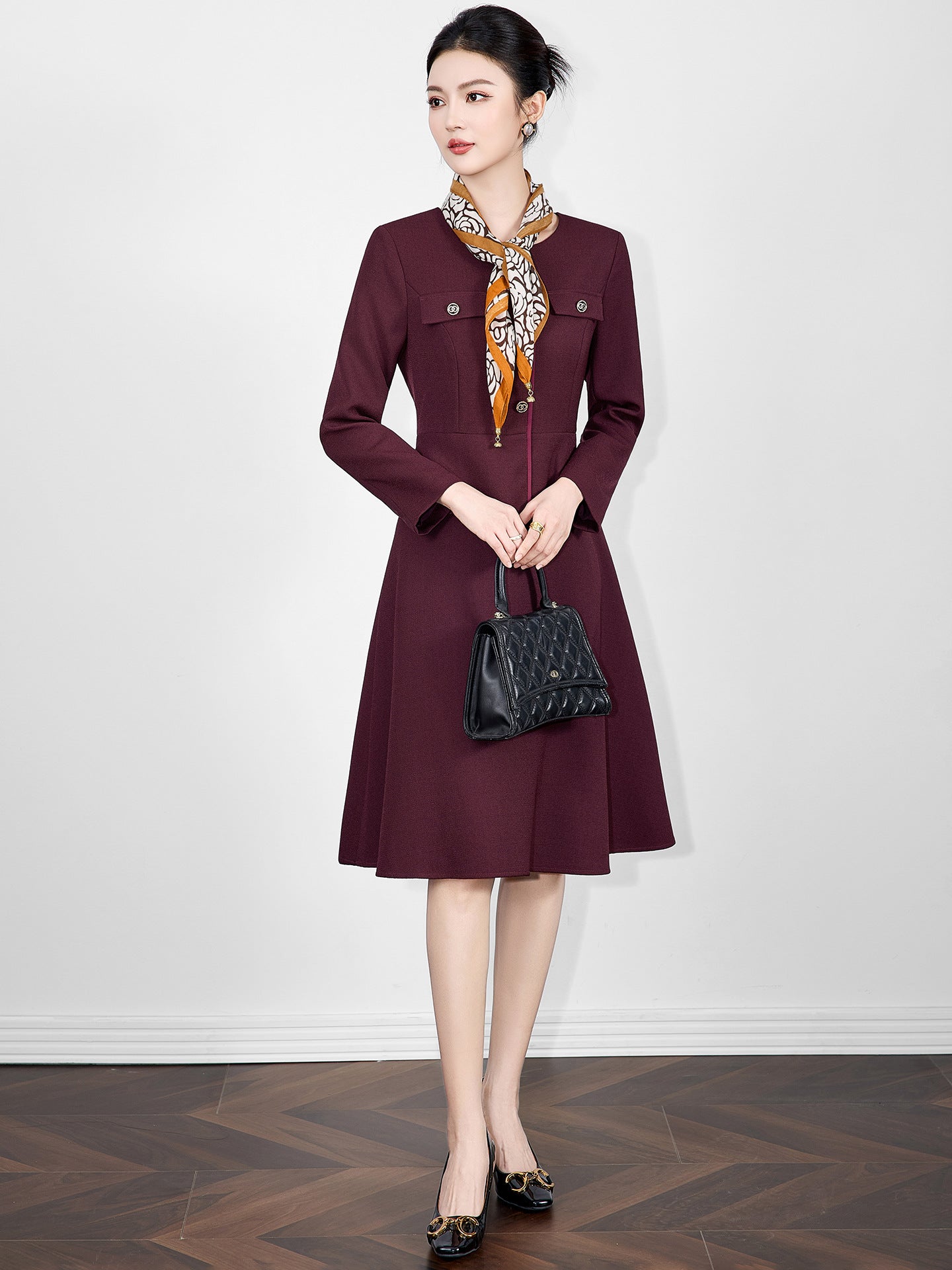 French Elegant Commuting Round Neck Long Sleeve High Waist Slim A-line Simple Fashion Temperament Long Dress for Women in Autumn