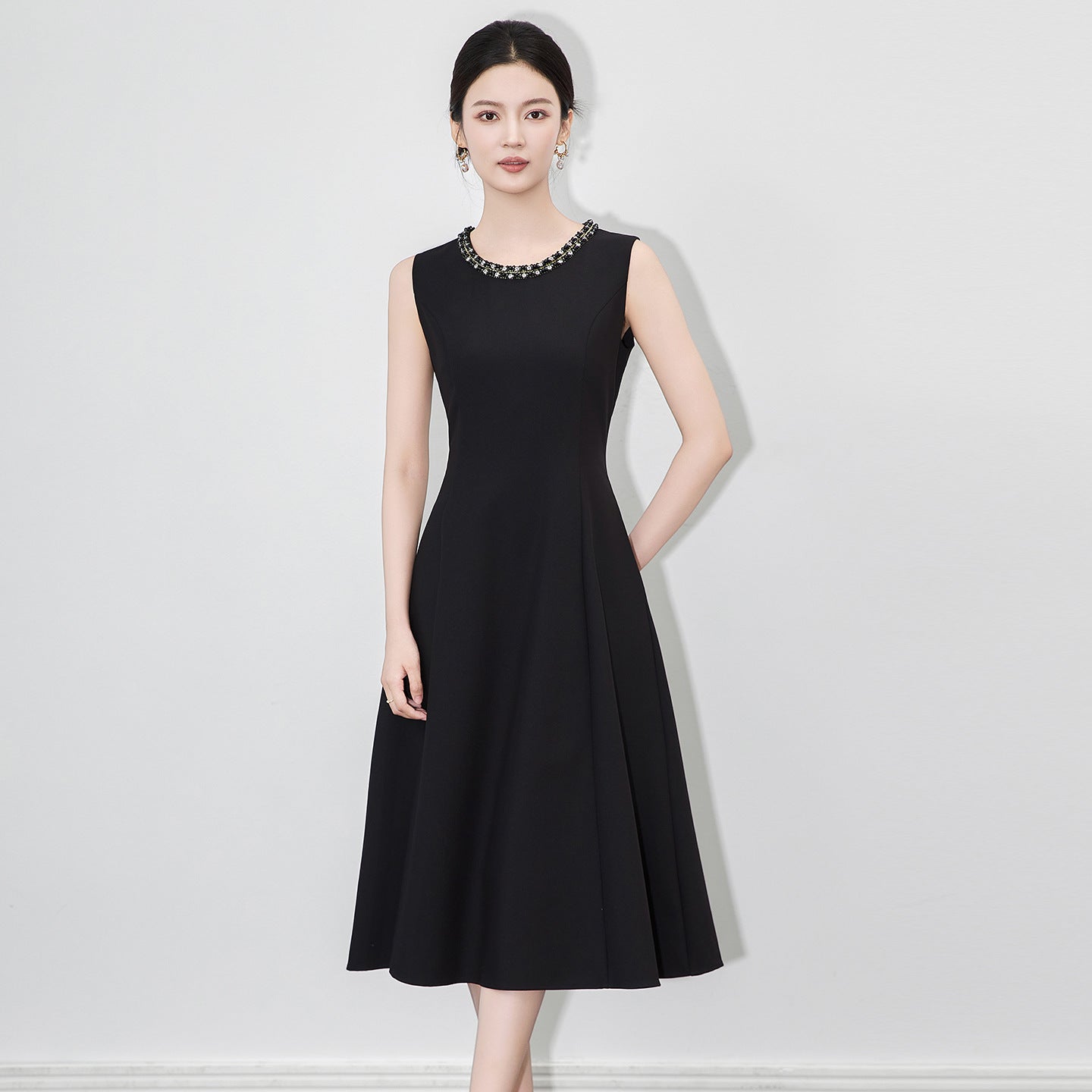 French Elegant Socialite Simple Evening Dresses Beaded Sequins Round Collar Sleeveless High Waist Slim A-line Long Dress Women