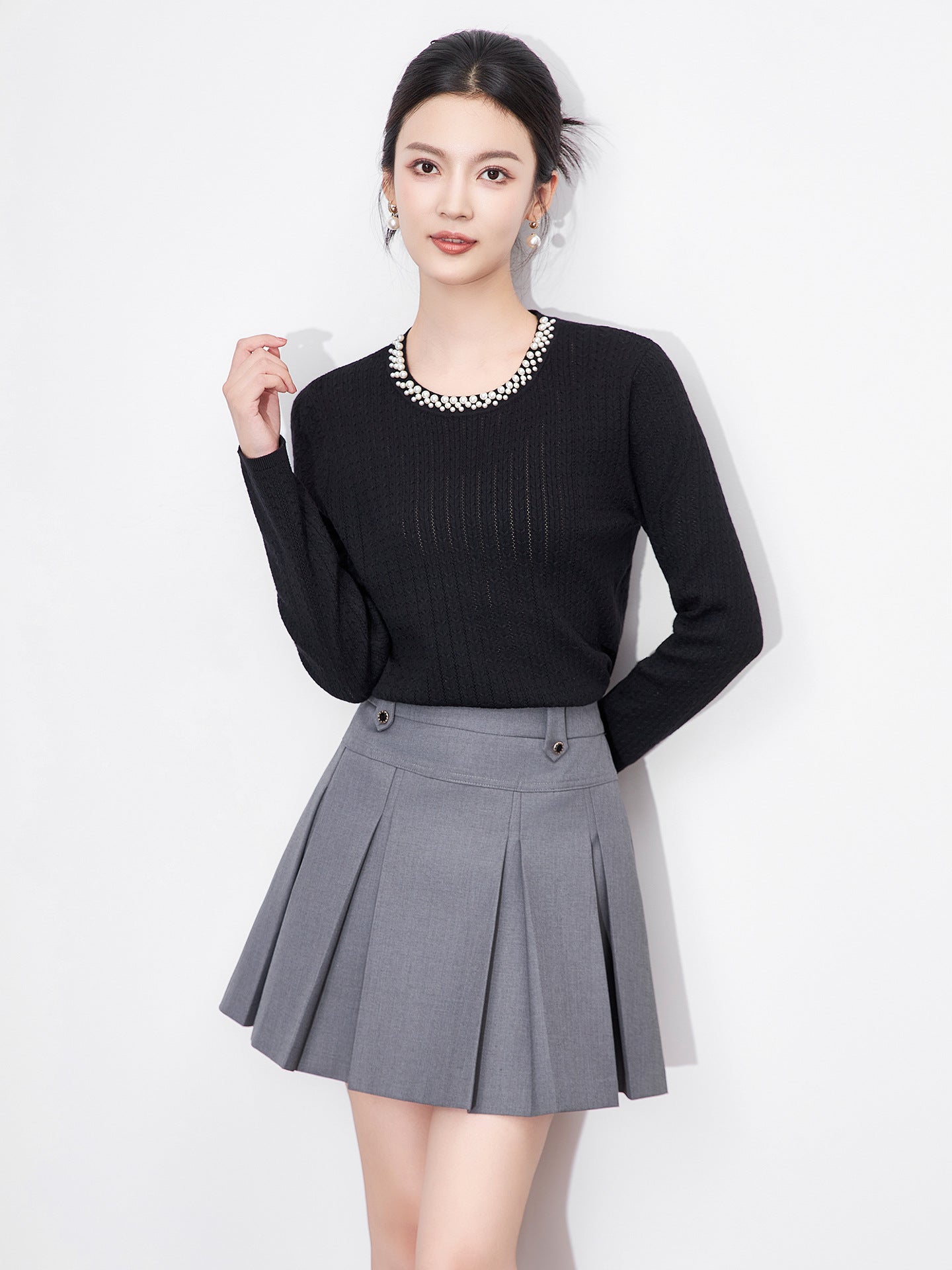 Spring New Round Neck Diamonds Embellished Knitted Women Pullover Sweater Long Sleeved Knitwear Lady Tops