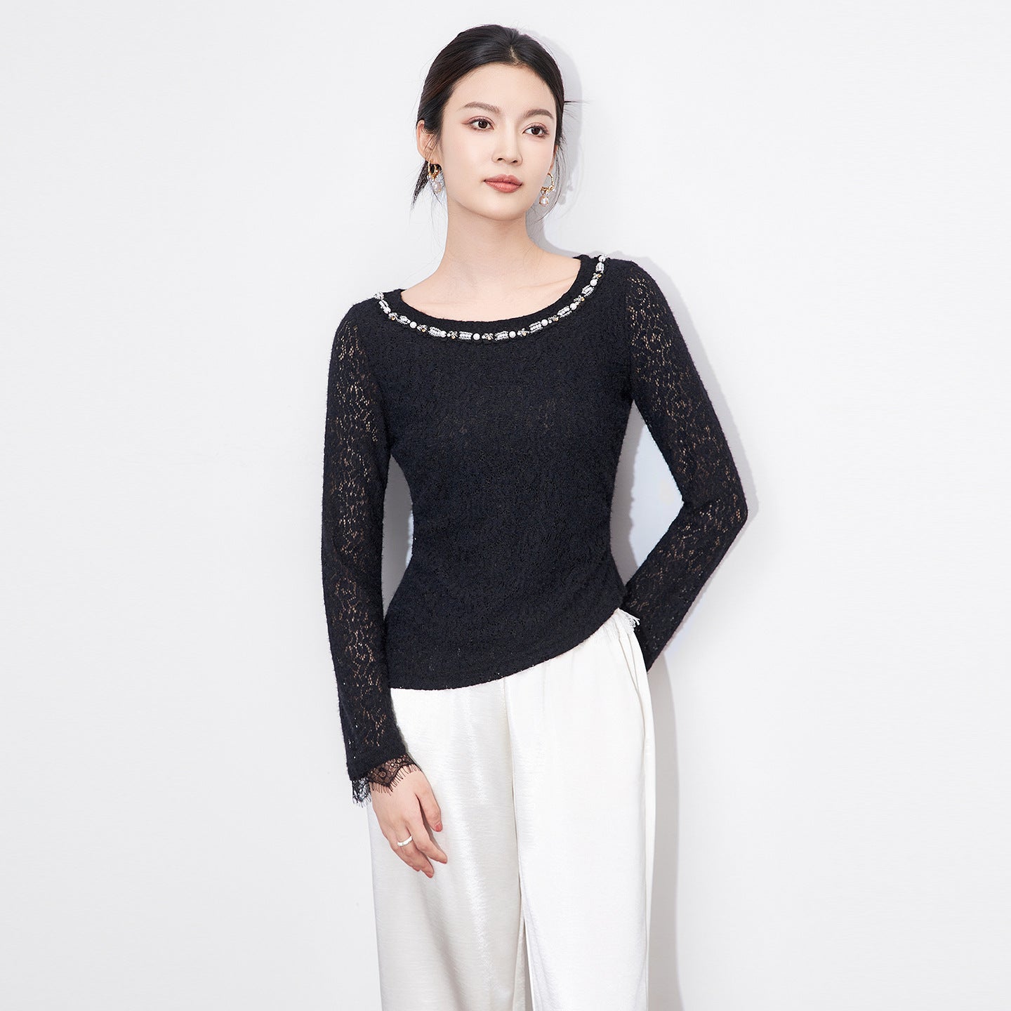 Sexy Hollow Bead T-irt Women Long Sve Autumn Winter Faion Me Velvet Tight Inner irt Street Sle Color round...