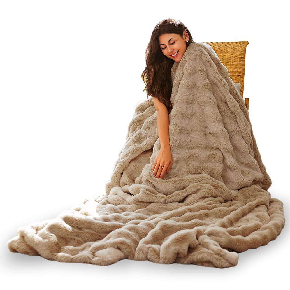 New Solid Color Imitation Rabbit Plush Milk Plush Thickened Thermal Leisure Home Blanket Office Nap Blanket, No Pillowcase.