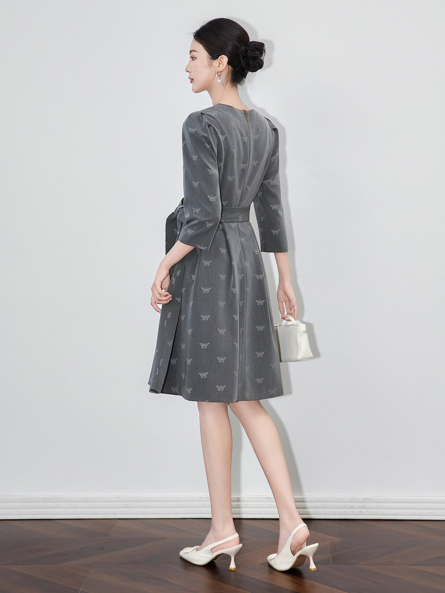 French Elegant Commuter Vintage Dress Women Autumn Round Neck Long Sleeve Butterfly Jacquard High Waist Temperament Midi Dress
