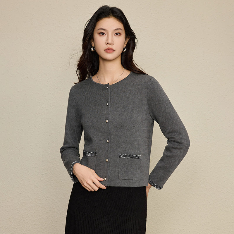 High Quality Summer and Autumn New Fashion Pearl Rivet Socialite Women's Long Sleeved Round Neck Knitted Top Cardigan Set