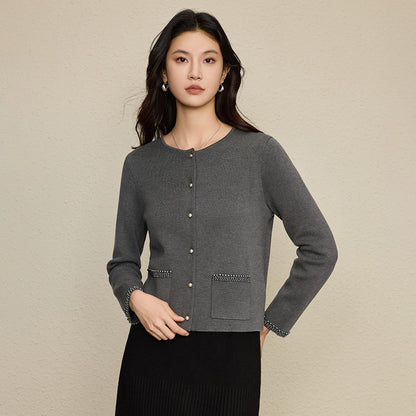 High Quality Summer and Autumn New Fashion Pearl Rivet Socialite Women's Long Sleeved Round Neck Knitted Top Cardigan Set
