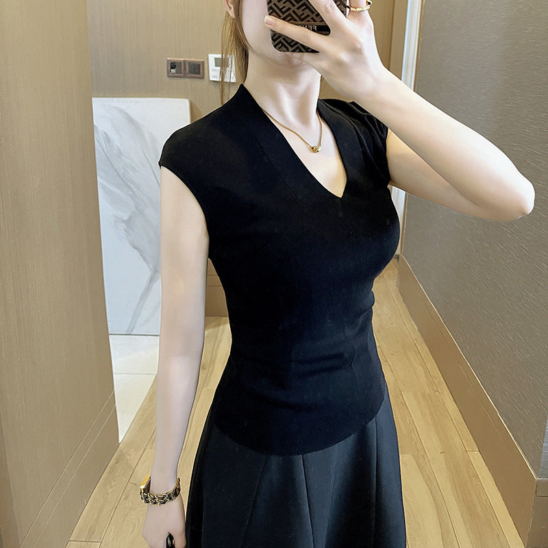 Black V-neck Short Sleeve Ice Silk Knitted T-shirt Slim Fit Summer New Style Sexy Top Shoulder Width Regular Women's Fashion