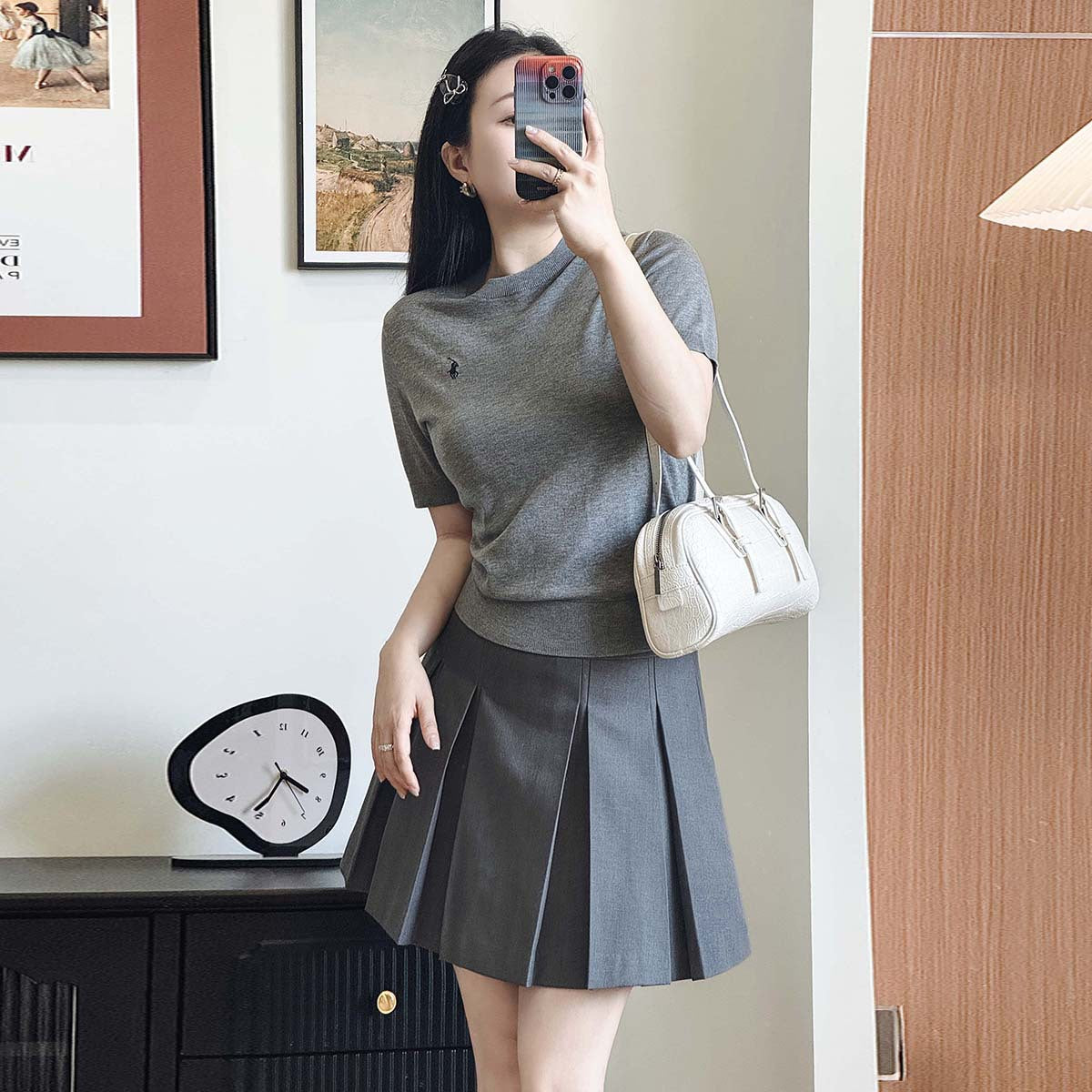 New Fashion Casual Round Neck Embroidered Short Sleeve T-Shirt Base Shirt Women Inner Wear Simple Match All Shoulder