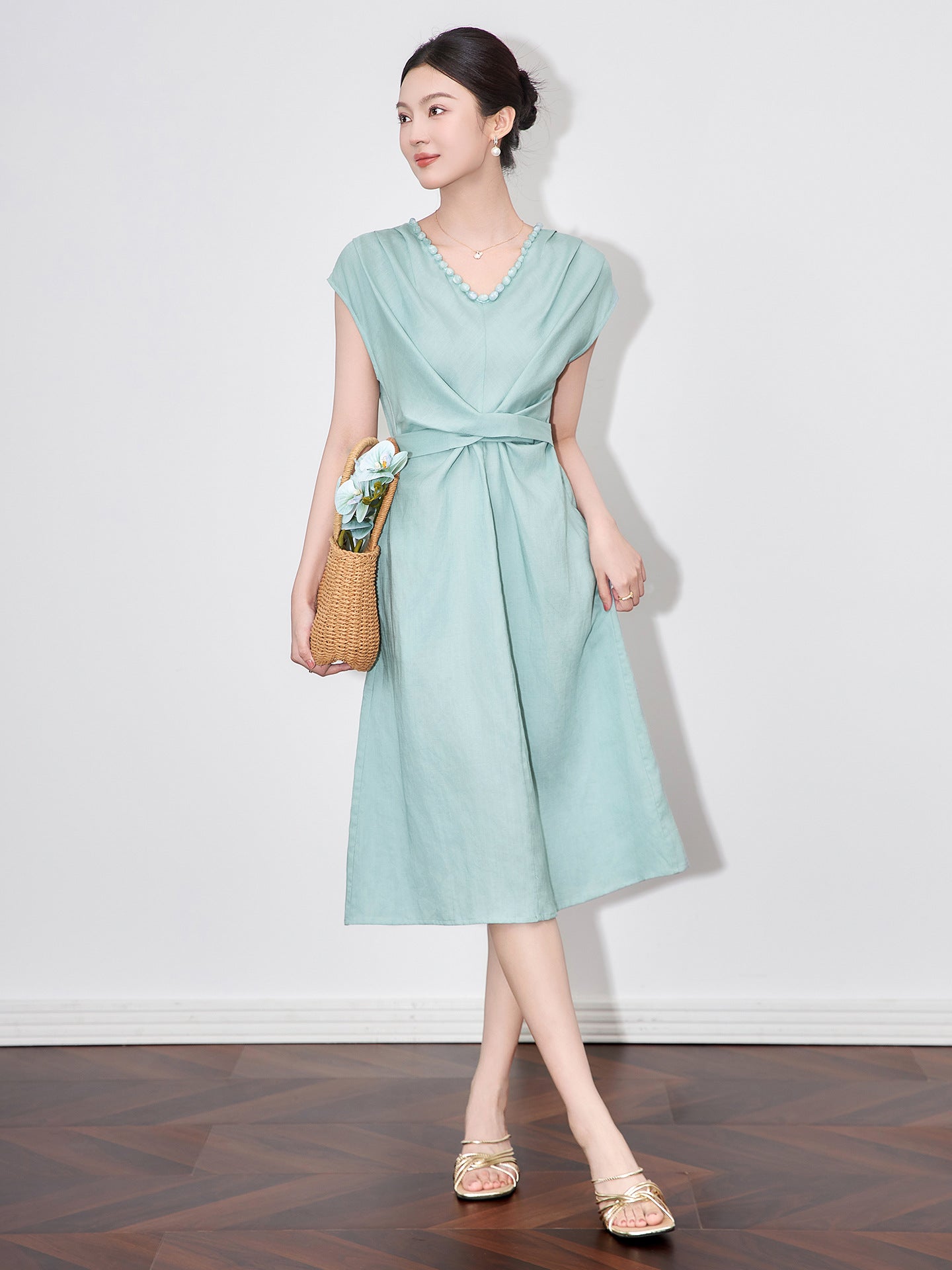 Summer New French V-neck Short Sleeve Dress Women's Solid Color Waist-cinching Slimming Long DressLazy Feeling Ankle-length