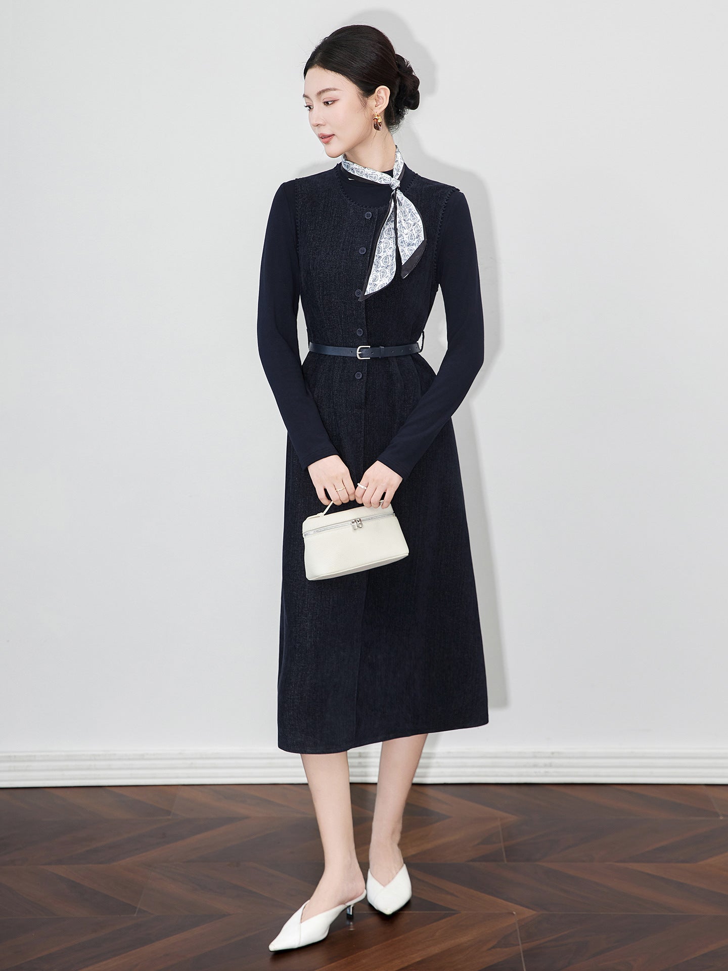 Women's Thickened Precision Spun Silk Knitted Dress Round Neck Base Skirt Butterfly Knot Single Button Design Slimming Effect