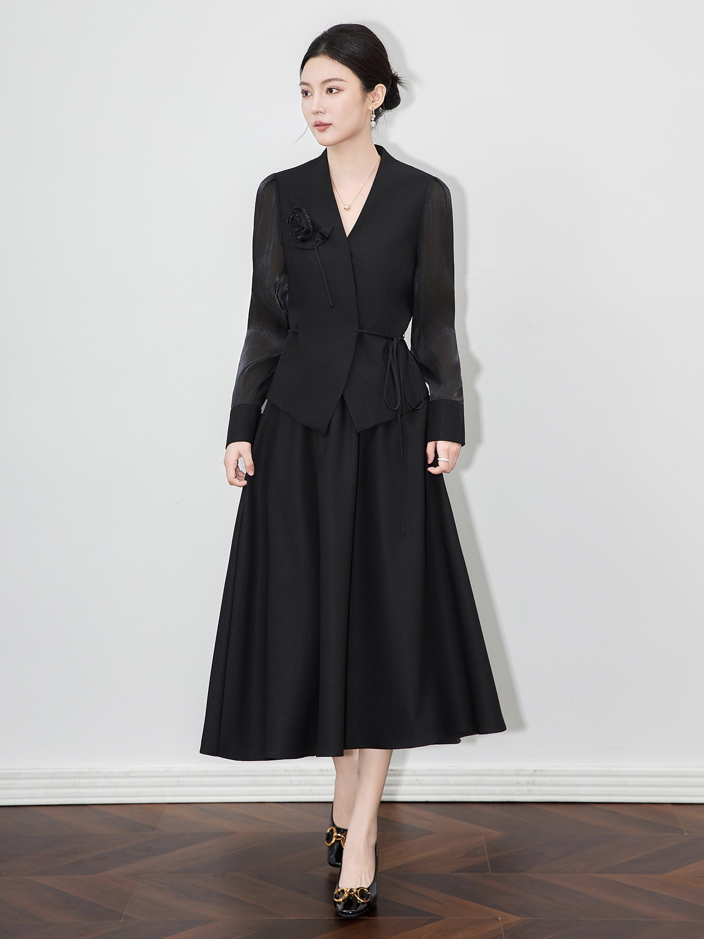 High End Spring and Autumn New Fashionable Slim and Stylish Top Casual and Elegant High End Skirt Two Piece Set