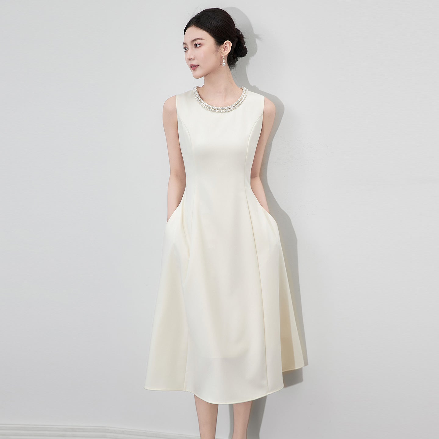 French Elegant Socialite Simple Evening Dresses Beaded Sequins Round Collar Sleeveless High Waist Slim A-line Long Dress Women