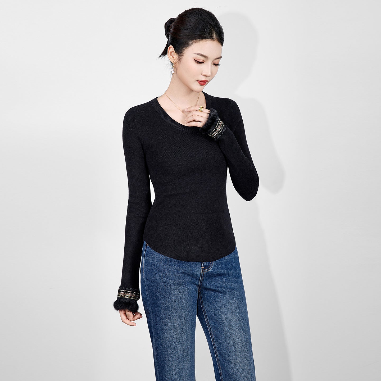 Elegant Knitted Wool round Neck Slim Fit Base Shirt Elastic Beaded Collar Long Sleeve Thick Gauge French Style Commute Sweater